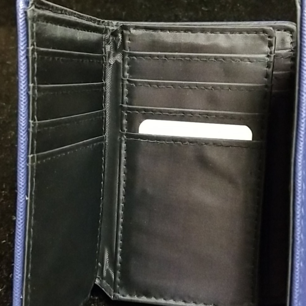 Mundi Wallet - Picture 2 of 9